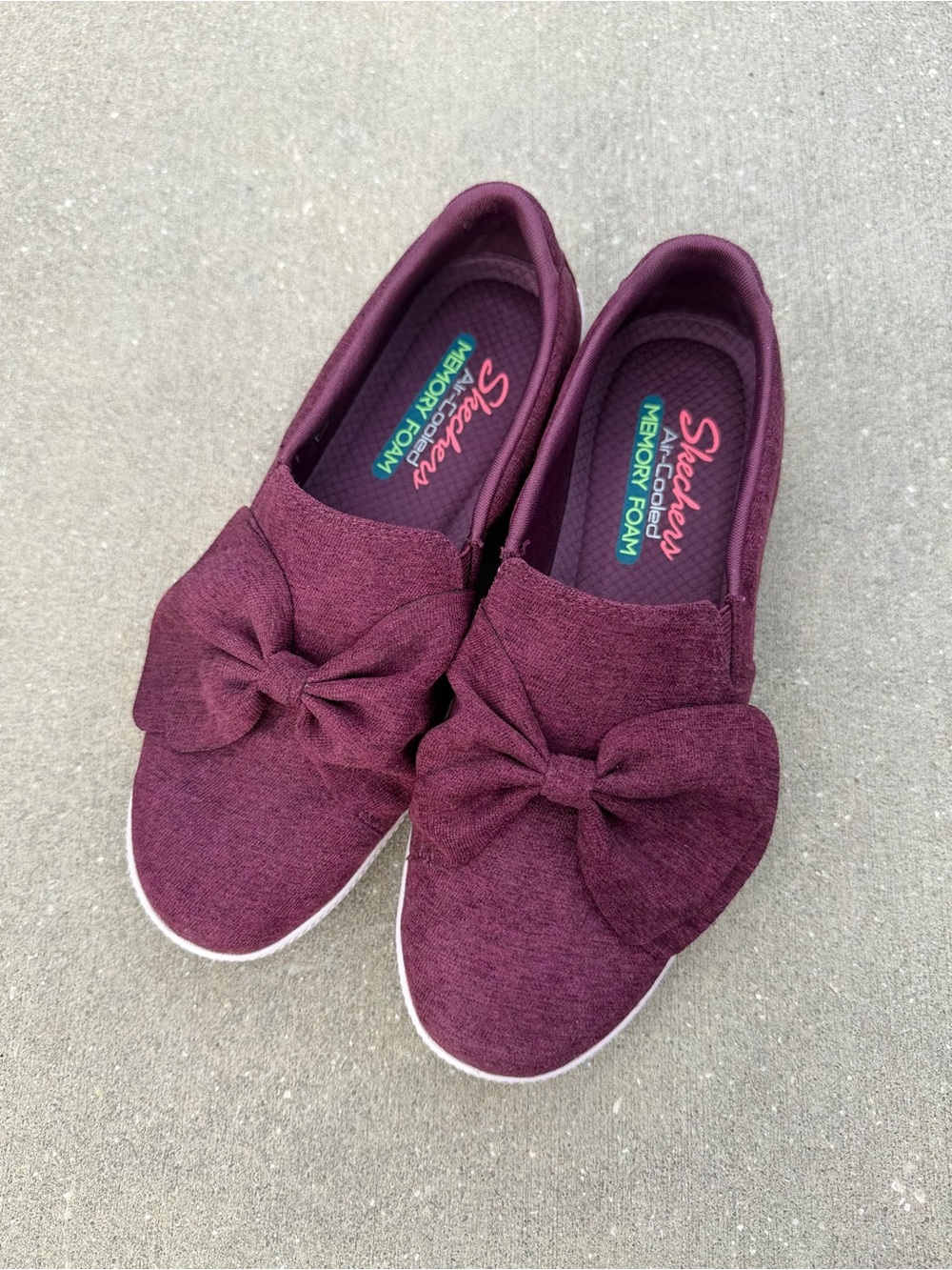Skechers Burgundy Air Cooled Memory Foam Slip On Bow Accent Shoes 6 Cloud Light - Picture 6 of 8